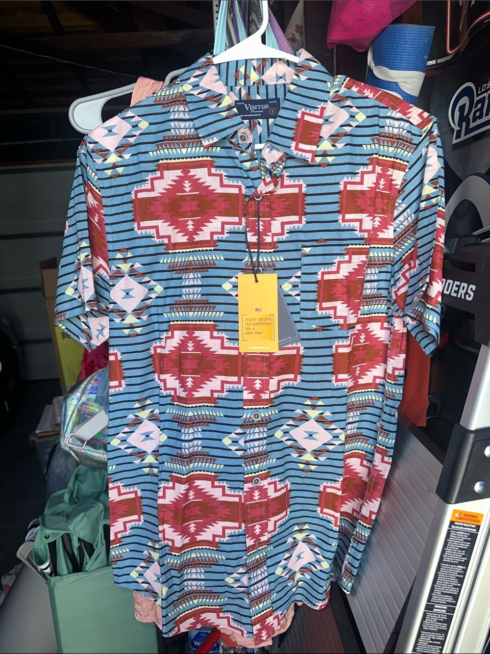 Men’s Short-Sleeve Button-Up Shirt in Blue and Red